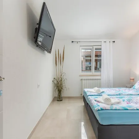 Delijamo - By Istrabook Villa *